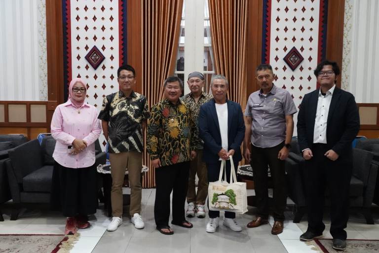 Bupati Garut, Rudy Gunawan, menyampaikan, jika kunjungan ini dalam rangka kerja sama antara negara Indonesia dan Jepang, di mana tema kerja sama yang diambil tetap terkait penempatan wilayah kerja hingga ekspor seperti rempah hingga sidat yang saat ini sedang dikembangkan oleh Kabupaten Garut.