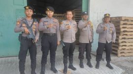 Personil Polres Garut terus melaksanakan kegiatan pengamanan gudang yang menjadi tempat penyimpanan logistik untuk Pemilu 2024. Kamis (2/11/2023).