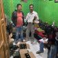 Sat Narkoba Polres Garut Kembali mengamankan ratusan miras (minuman keras) yang di sita di Wilayah Kecamatan Leles Garut, Rabu (1/11/2023) 20.00 Wib.