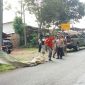 Polsek Samarang Polres Garut damping Sat Pol PP Kecamatan Samarang lakukan penertiban APS atau Alat Peraga Sosialisasi yang sudah berbentuk APK atau Alat Peraga Kampanye di wilayah Kecamatan Samarang. 