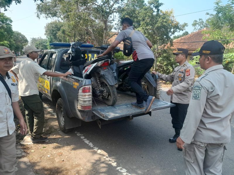 Dalam rangka pemeliharaan kamtibmas dan menciptakan situasi keamanan dan ketertiban masyarakat yang kondusif.  Polsek Cikelet Polres Garut melaksanakan operasi penertiban knalpot bising di Wilayah hukum Polres Garut. Selasa (07/11/2023).