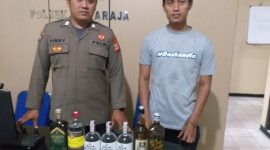 Masih dalam rangka memberantas maraknya peredaran minuman keras di Kecamatan Wanaraja, Polsek Wanaraja Polres Garut gencar laksanakan Operasi Pekat (penyakit masyarakat) dengan sasaran minuman keras. Selasa (07/11/2023).