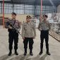 Personil Polres Garut terus melaksanakan kegiatan pengamanan gudang yang menjadi tempat penyimpanan logistik untuk Pemilu 2024. Rabu (08/11/2023).