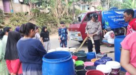 Pada hari Rabu tanggal 08 November 2023 sekitar pukul 10.00 WIB,  Polsubsektor Cigedug Polsek Bayongbong Polres Garut yang didampingi oleh PT. PNM ( Permodalan Nasional Mandiri ), dan tokoh masyarakat Kampung Baruear Lebak Desa Sindangsari Kecamatan Cigedug Kabupaten Garut.