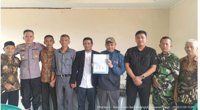 Bertempat di Aula Kantor Desa Bojong, panitia pilkades Bojong melaksanakan kegiatan penetapan DPT ( Daftar Pemilihan Tetap ) Pilkades Bojong sekaligus kegiatan Deklarasi Damai Calon Kepala Desa dan team sukses/massa pendukung masing-masing bacalon Kepala Desa Bojong. Kamis (09/11/2023).