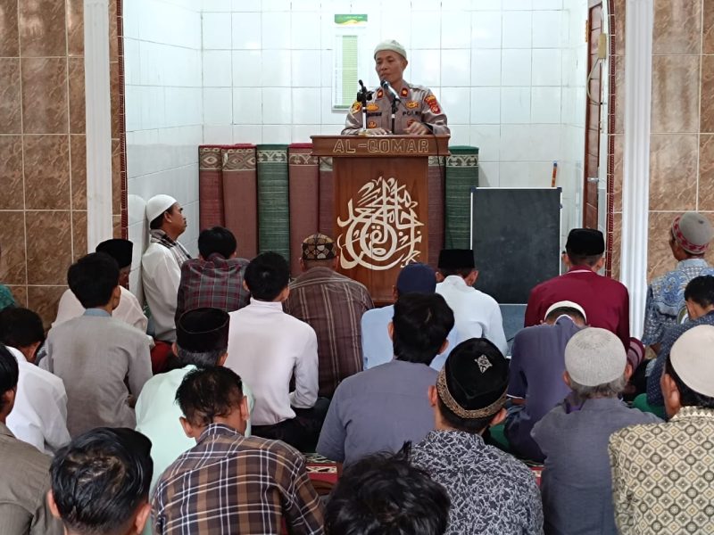 Selain program Polisi RW Polres Garut pun mempunyai salah satu program lainnya yaitu kegiatan Jum’at Curhat. Jum’at (10/11/2023).