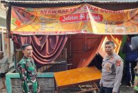 olsek Garut Kota Polres Garut cek tkp kedai ayam bakar yang mengalami kebakaran.
Menurut keterangan saksi dan korban kedai ayam bakar tersebut dilahap oleh sijago merah sekitar pukul 06.30 WIB. Jum'at (10/11/2023).