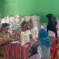 Polsek Cihurip Polres Garut lakukan monitoring penyaluran bantuan cadangan beras pangan tahap 6 pangan dari pemerintah tahun 2023 untuk warga Desa Mekarwangi Kecamatan Cihurip Kabupaten Garut. Senin (13/11/2023).