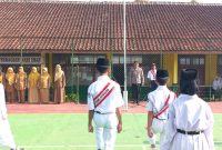 Kapolres Garut AKBP Rohman Yonky Dilatha, S.I.K, M.Si, menginstruksikan seluruh personil Polres Garut beserta Polsek jajaran untuk melaksanakan program Polres Garut Police Goes To School. Senin (13/11/2023).                                 