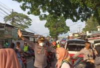 Kapolres Garut AKBP Rohman Yonky Dilatha, SIK, M.Si melalui Kapolsek Karangpawitan AKP H. Nurdin Jaelani, SH mengatakan, tujuan dari pada anggotanya melaksanakan pengaturan lalu lintas sore hari adalah demi terciptanya Kamseltibcarlantas di wilayah hukum Polsek Karangpawitan Polres Garut untuk menekan terjadinya kemacetan dan kecelakaan lalu lintas, sehingga masyarakat dapat beraktivitas dengan lancar dan aman dalam berkendara.