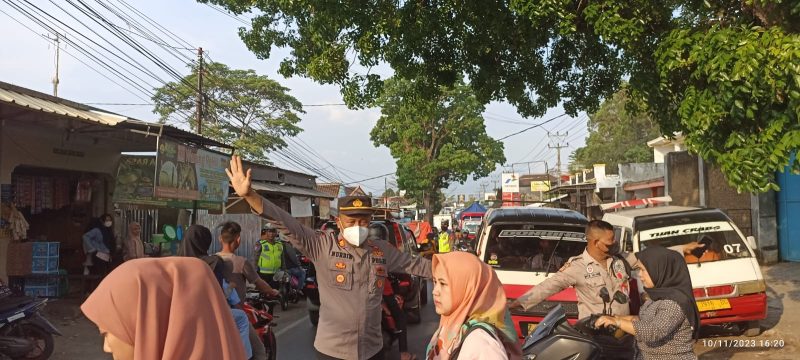 Kapolres Garut AKBP Rohman Yonky Dilatha, SIK, M.Si melalui Kapolsek Karangpawitan AKP H. Nurdin Jaelani, SH mengatakan, tujuan dari pada anggotanya melaksanakan pengaturan lalu lintas sore hari adalah demi terciptanya Kamseltibcarlantas di wilayah hukum Polsek Karangpawitan Polres Garut untuk menekan terjadinya kemacetan dan kecelakaan lalu lintas, sehingga masyarakat dapat beraktivitas dengan lancar dan aman dalam berkendara.