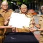 Bupati Rudy Gunawan lantik 23 Pegawai Negeri Sipil (PNS) dalam Jabatan Administrasi dan 13 PNS dalam Jabatan Fungsional di Lingkungan Pemkab Garut. Prosesi pelantikan juga menjadi panggung bagi beberapa PNS yang mendapatkan promosi, termasuk Deden Nurdiana, Sekretaris Kelurahan Ciwalen Kecamatan Garut Kota, yang kini menjabat sebagai Lurah Cimuncang.