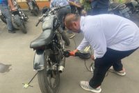 Dalam rangka pemeliharaan kamtibmas dan menciptakan situasi keamanan dan ketertiban masyarakat yang kondusif. Polsek Tarogong Kaler Polres Garut melaksanakan operasi penertiban knalpot bising di Wilayah hukum Polres Garut. Rabu (15/11/2023).