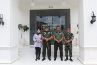 Dandim 0611/Garut, Letkol Czi Dhanisworo, S.Sos, memberikan apresiasi tinggi terhadap inovasi yang dibuat oleh dua Babinsa Kodim 0611/Garut. Sertu Ari Purwanto menciptakan Drone Tembak Sangkuriang, sementara Sertu Moc. Chabibur Rochman menciptakan kompor kreatif berbahan bakar minyak oli bekas.
