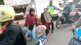 Dalam rangka pemeliharaan Kamtibmas di wilayah hukum Polres Garut, Anggota Polsek Karangpawitan Polres Garut melaksanakan kegiatan rutin pelayanan rawan pagi. Jum’at (17/11/2023).