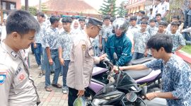 Dalam rangka pemeliharaan kamtibmas dan menciptakan situasi keamanan dan ketertiban masyarakat yang kondusif.  Polsek Karangpawitan Polres Garut melaksanakan operasi penertiban knalpot bising di Wilayah hukum Polres Garut. Kamis (16/11/2023).