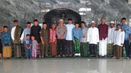 Selain program Polisi RW Polres Garut pun mempunyai salah satu program lainnya yaitu kegiatan Jum’at Curhat. Jum’at (17/11/2.023).