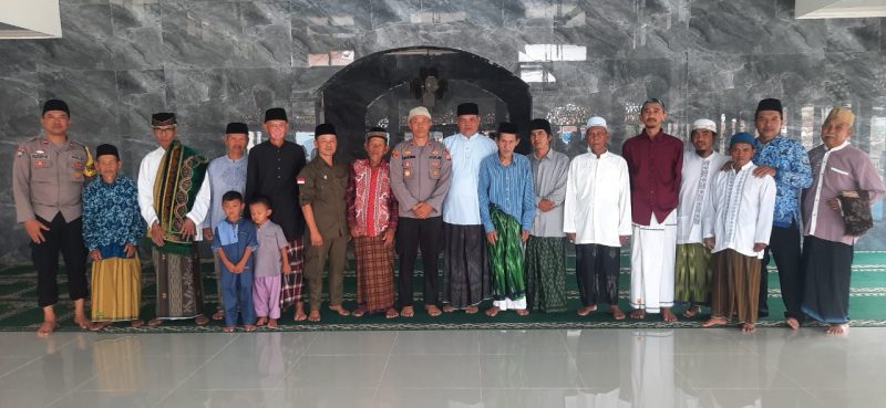 Selain program Polisi RW Polres Garut pun mempunyai salah satu program lainnya yaitu kegiatan Jum’at Curhat. Jum’at (17/11/2.023).