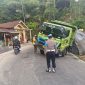 Polsek Cihurip Polres Garut cek tkp kecelakaan tunggal di Jl. Raya Cihurip - Cisompet yang tepatnya di Kp. Gunung Gelap Desa Mekarwangi Kec. Cihurip Kab. Garut. Sabtu (18/11/2023).