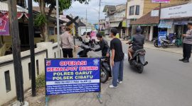 Dalam rangka pemeliharaan kamtibmas dan menciptakan situasi keamanan dan ketertiban masyarakat yang kondusif.  Polsek Cibatu Polres Garut melaksanakan operasi penertiban knalpot bising di Wilayah hukum Polres Garut. Rabu (22/11/2023).