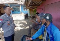 Dalam rangka Ops Mantap Brata Lodaya 2023-2024, Bhabinkamtibmas Polsek Pameungpeuk Polres Garut melakukan kegiatan penyampaian himbauan kamtibmas kepada warga Desa Mancagahar Kecamatan Pameungpeuk Kabupaten Garut terkait dengan Pemilihan Umum (Pemilu). Kamis (23/11/2023)
