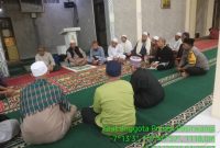 Polsek Pasirwangi Polres Garut melaksanakan kegiatan safari ibadah Shalat Subuh berjamaah bersama warga Kec. Pasirwangi Kab. Garut.