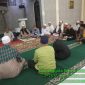Polsek Pasirwangi Polres Garut melaksanakan kegiatan safari ibadah Shalat Subuh berjamaah bersama warga Kec. Pasirwangi Kab. Garut.