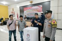 Polsek Tarogong Kidul Polres Garut melaksanakan pengamanan pemungutan suara pejabat antar waktu Kepala Desa Kersamenak Kecamatan Tarogong Kidul Kabupaten Garut. Kamis (23/11/2023).
