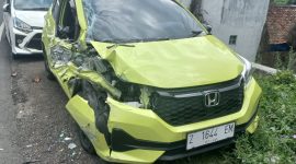 Polsek Cisurupan Polres Garut cek tkp kejadian kecelakaan lalu lintas di Jl. Raya Cibeureum Desa Sirnagalih Kecamatan Cisurupan Kabupaten Garut. Jum’at (24/11/2023).
