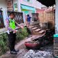 Polsek Malangbong Polres Garut lakukan pengecekan terjadinya kebakaran rumah pada Senin (27/11/2023) pukul 17.00 Wib.

