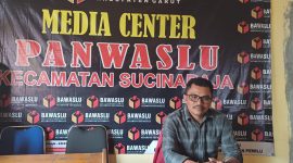 Ketua Panwascam Sucinaraja Uus Rukiman, S. Ag saat kegiatan Rapat Koordinasi Pengawasan Masa Kampanye Pemilu tahun 2024 Tingkat Kecamatan Sucinaraja