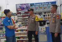 olsek Cikelet Polres Garut yang melaksanakan patroli dialogis ke lokasi  minimarket yang berada di Kecamatan Cikelet dengan tujuan untuk memberikan rasa aman dan nyaman kepada masyarakat. Rabu (29/11/2023).