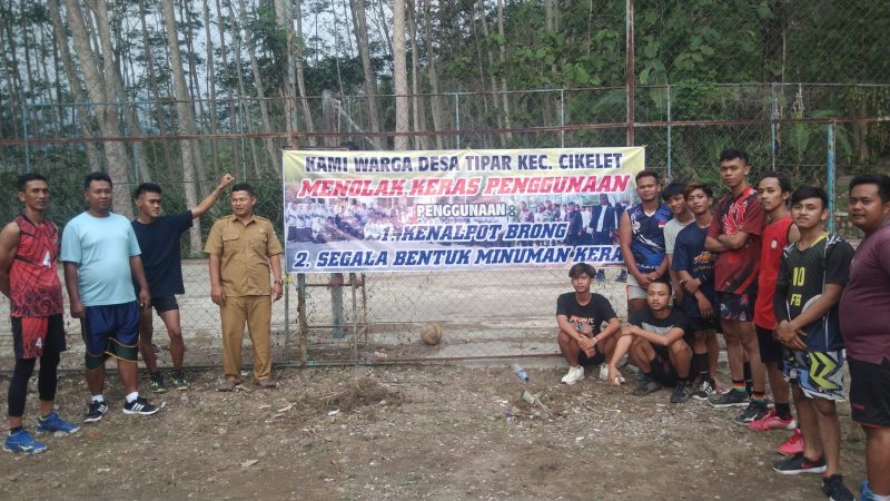 Kapolres Garut AKBP Rohman Yonky Dilatha, S.I.K, M.Si, melalui Kapolsek Cikelet AKP Usep mengatakan akan tetap berkomitmen untuk memberantas minuman keras, peredaran gelap narkoba dan knalpot bising di wilayah Kecamatan Cikelet demi memberikan kenyamanan, keamanan dan ketertiban untuk masyarakat.