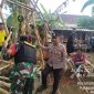 Polsek Cibatu Polres Garut cek tkp penemuan mayat seorang laki-laki di dalam sumur dengan kedalaman 15 meter di Desa Cibunar Kecamatan Cibatu Kabupaten Garut. Rabu (29/11/2023).