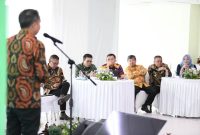 Penjabat (Pj) Gubernur Jawa Barat Bey Machmudin bertemu dengan Bupati dan Wali Kota/Penjabat Kepala Daerah se-Jabar, termasuk Bupati Garut, Rudy Gunawan, membahas beberapa isu terkini. Acara ini dikemas dalam dalam forum Komunikasi Pembangunan Daerah atau Kopdar.