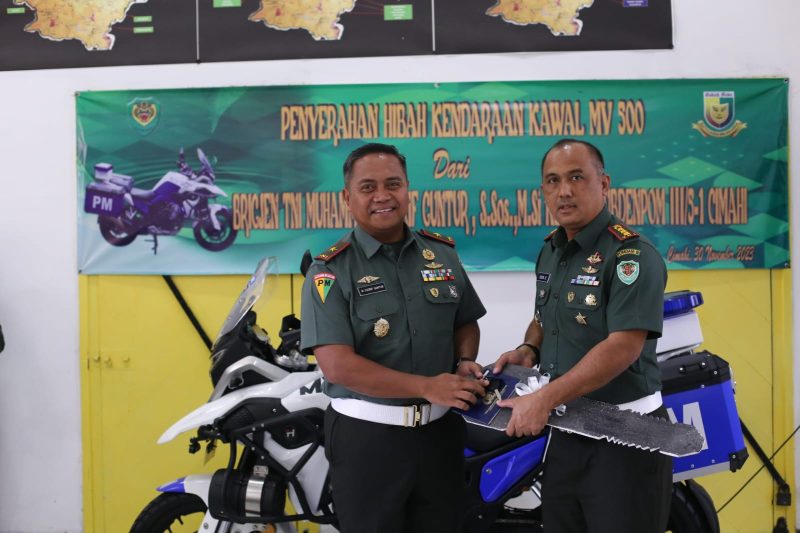 Danpomdam III/Siliwangi Kolonel Cpm Didin Sofyannadin menerima kunjungan kerja Komandan Satuan Penyidikan (Dansat Idik) Puspomad Brigjen TNI M. Yusrif Guntur, S.Sos., M. Si., ke Subdenpom III/5-1 Cimahi, Kamis (30/11/2023).