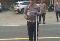 Unit Laka Sat Lantas Polres Garut cek tkp kecelakaan di Jalan Raya Bandrek – Sasak Beusi yang tepatnya di Desa Mekarsari Kecamatan Cibatu Kabupaten Garut. Kamis (30/11/2023).