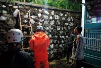 Dalam rangka mengantisipasi fenomena bencana alam dan upaya penanganan mitigasi, Polres Garut beserta Polsek jajaran melaksanakan patroli mitigasi bencana alam dan bersiaga dalam penanganan bencana alam di Kabupaten Garut.