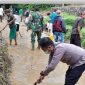 Intensitas curah hujan yang tinggi di Kecamatan Pamulihan Kabupaten Garut, menyebabkan Kampung Cipicung Desa Garumukti Kec. Pamulihan Kab.Garut mengalami longsor. Jum’at (01/12/2023).