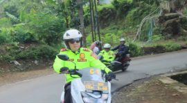 Dalam rangka kesiapan Operasi Lilin Natal tahun 2023 dan tahun baru 2024, Kapolres Garut AKBP Rohman Yonky Dilatha, S.I.K, M.Si, beserta Pejabat Utama Polres Garut melaksanakan pemantauan dan pengecekan jalur Selatan Kabupaten Garut. Kamis (30/11/2023).