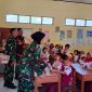 Bertempat di SDN 4  Garut yang berada di Desa WanaMekar Kec. Sucinaraja, telah dilaksanakan kegiatan Babinsa Koramil 1103/Sucinaraja masuk sekolah dalam rangka Pemberian Materi Wawasan kebangsaan dan Pelatihan PBB Dasar dan Memberikan Makanan Tambahan dan Nutrisi guna membantu menurunkan Angka Stunting, kepada anak2 Siswa -Siswi SDN 4  Kec. Sucinaraja. Kamis(21/12/23) 