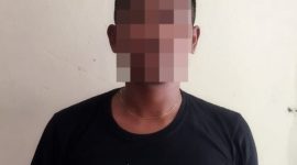 Salah satu pelaku dari 3 tersangka pengeroyokan nelayan di serahkan Polsek Cikelet  ke Sat Reskrim Polres Garut