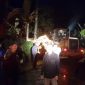 Danramil 1122/Pakenjeng melaporkan malam ini akses jalan yang tertutupi tanah longsor sudah bisa dilewati kendaraan