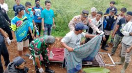 Warga Karangpawitan tertemper kereta api
