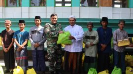 Komandan Kodim 0611/Grt giat Jum'at Berkah di ponpes Al Husaini Banyuresmi