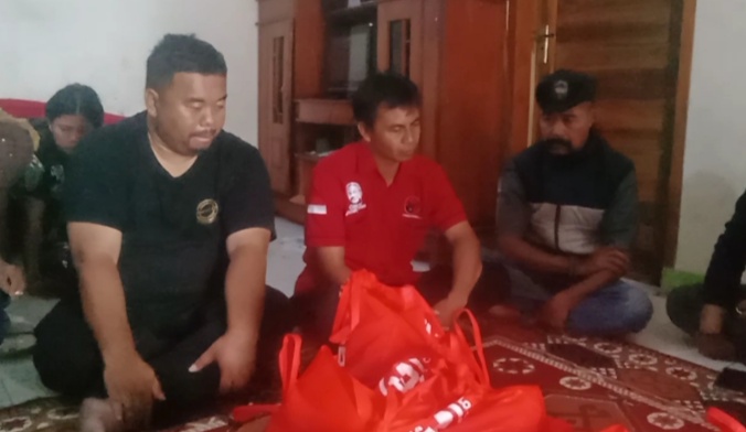 Yudha Puja Turnawan tengok korban kebakaran di kecamatan Cilawu Garut