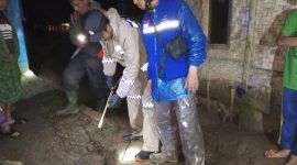 Polsek Bajrwangi cek lokasi pergeseran tanah