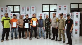 Panwascam Sucinaraja dan PPK Sucinaraja menerima logistik pemilu 2024 