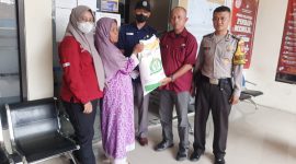Polsek Tarogong Kidul kawal pembagian bansos