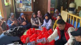 Yudha Puja Turnawan berikan santunan untuk korban kebakaran di Cilawu